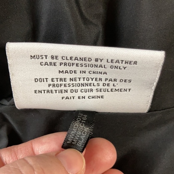 Andrew Marc longer length black coat size medium - Picture 8 of 10